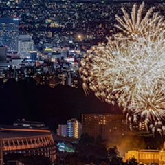 2024年神宮外苑花火大会開催！会場チケットはないけど花火がみたいあなたへ、楽しむためのヒント | RETRIP[リトリップ]