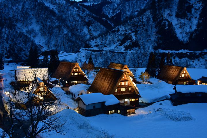 終了 開催中止 日本の原風景をいつまでも 富山県の菅沼合掌造り集落のライトアップへ Retrip リトリップ