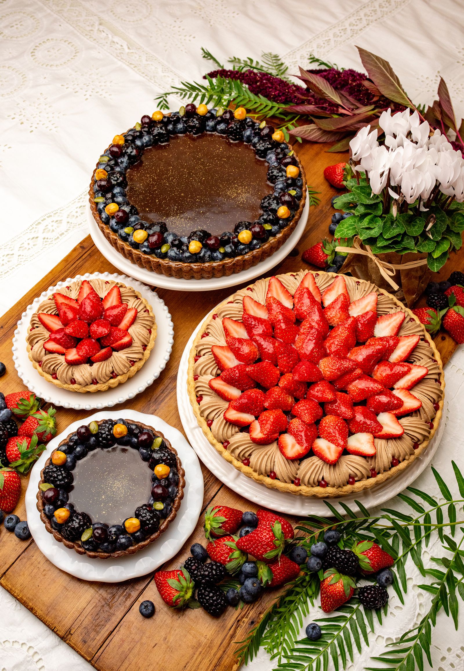 バレンタインに。美味しそうな森のタルトケーキリース 【公式通販】