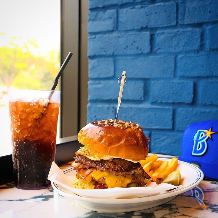 今日はちょっと豪快に食べたい気分。神奈川のハンバーガーがおいしいお
