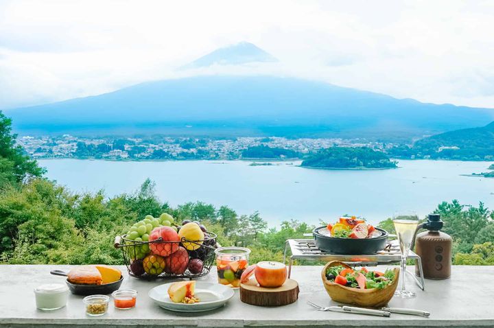 【終了】富士山の絶景を望むテラスにて。星のや富士にて「グランピングフルーツ朝食」開催