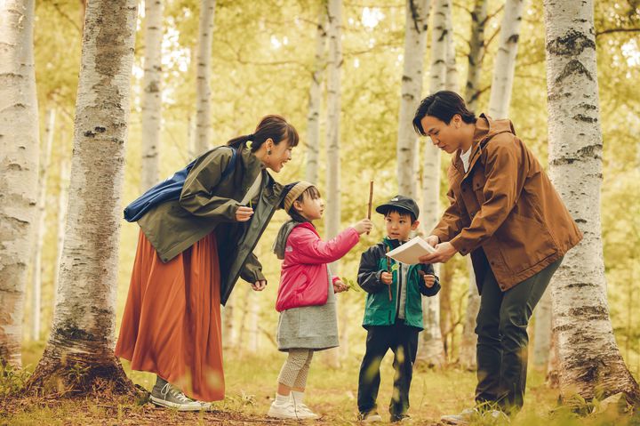子供と楽しく自然に触れよう 星野リゾートリゾナーレにて 森遊びデビュープログラム が登場 Retrip リトリップ