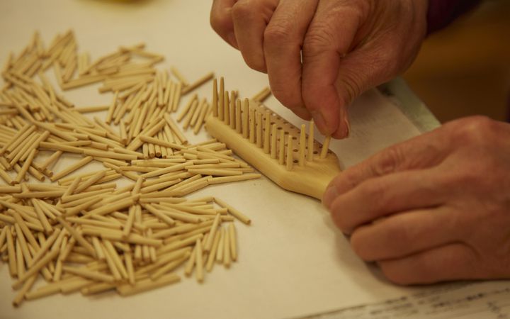 自分だけのオリジナルつげブラシを制作しよう！「界 別府」にて「別府つげ細工職人と行う一生モノのつげブラシ作り」開催