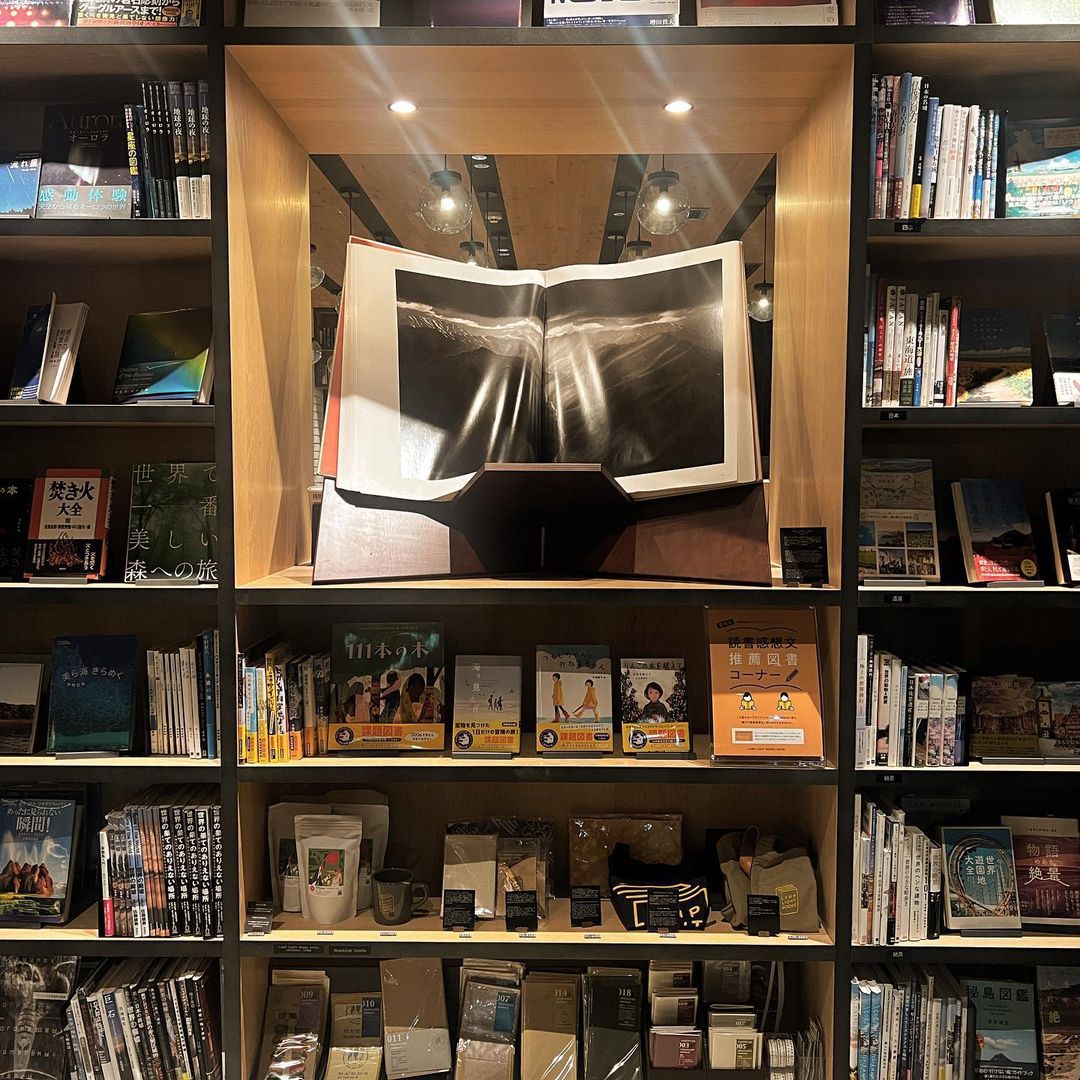 LAMP LIGHT BOOKS CAFE RETRIP[リトリップ]