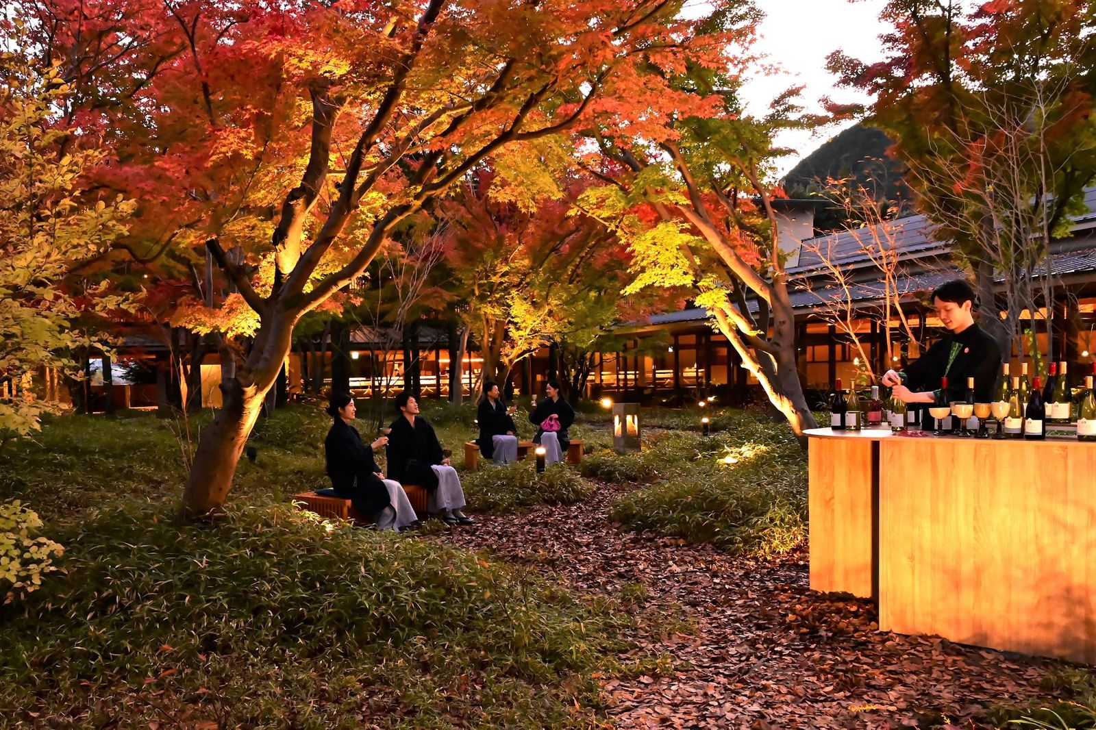 メイン画像 | 紅葉を愛でながらワインを嗜む。「界 鬼怒川」にて「湯上がり紅葉ワインバー」期間限定オープン | RETRIP[リトリップ]