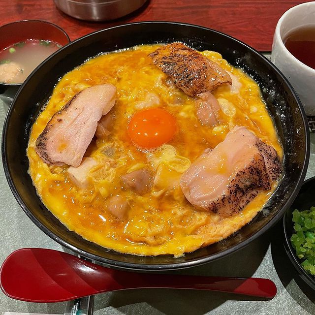 ビジュ最強の親子丼を求めて...東京都内で堪能できる絶品親子丼7選