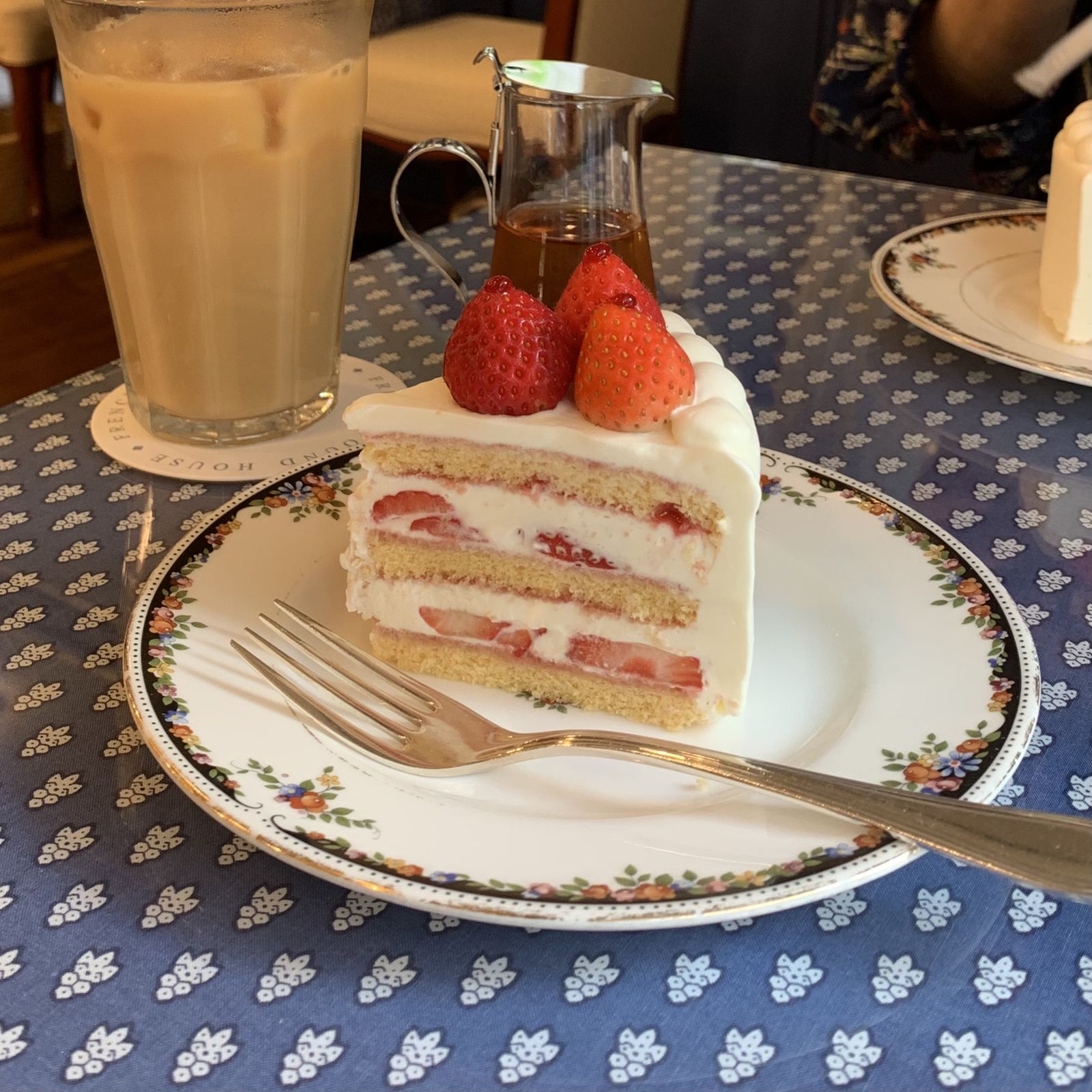 メイン画像 可愛いケーキ代表 ショートケーキ が美味しい東京都内のカフェ7店 Retrip リトリップ